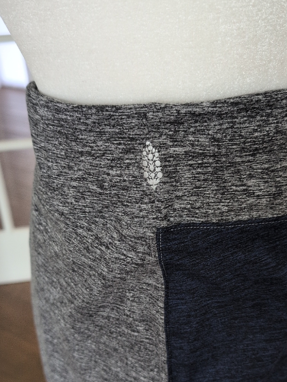 Free People Movement Boro Color block Leggings Medium - Picture 6 of 8